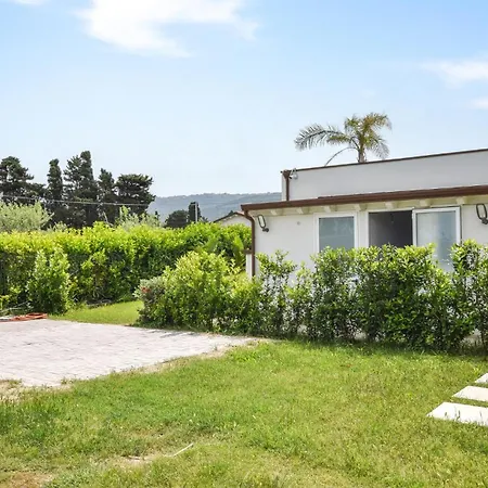 Nyaraló Lovely In *