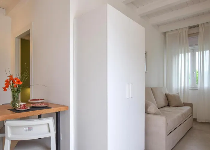 Lovely In * Torrenova