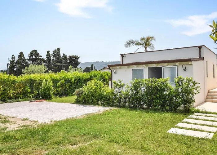 Nyaraló Lovely In *